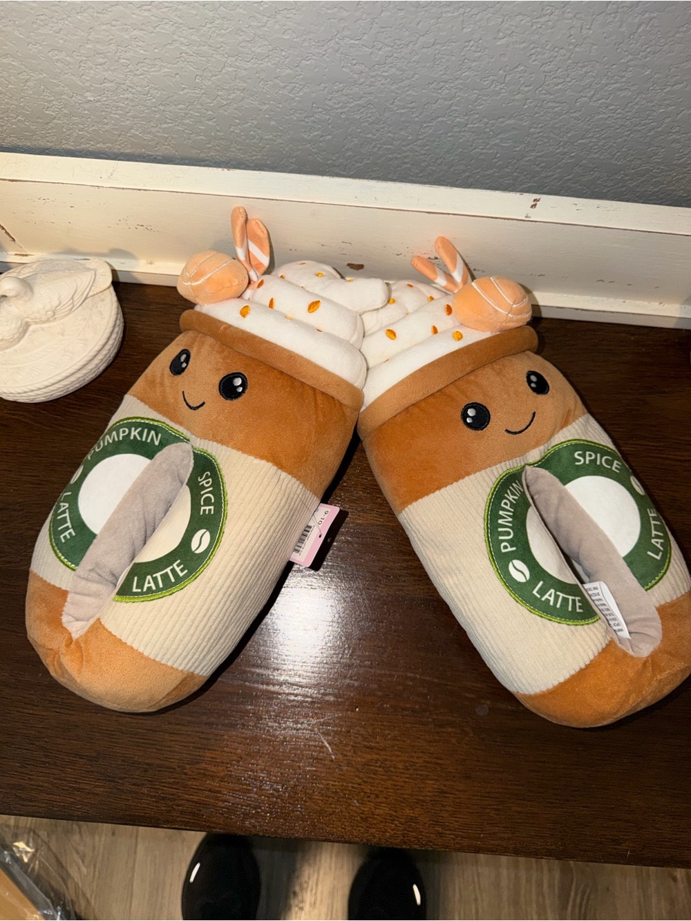 Women’s Pumpkin Spice Latte Plush Slippers - Brown & Cream